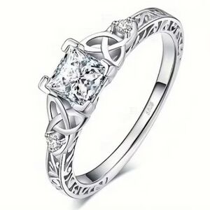 Elegant Silver Celtic Knot Ring